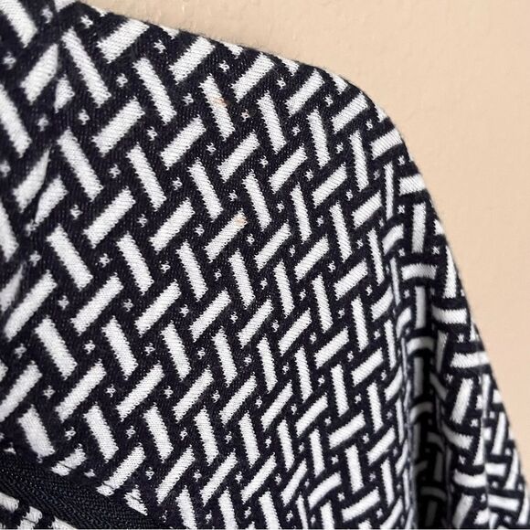 Talbots T by Talbots Blue and White Print Mock Zip Neck Shirt Top Size Medium - Picture 5 of 9